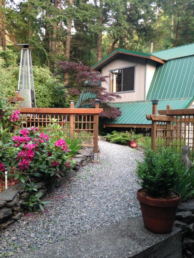 Ganges Salt Spring Carriage House B&B מראה חיצוני תמונה