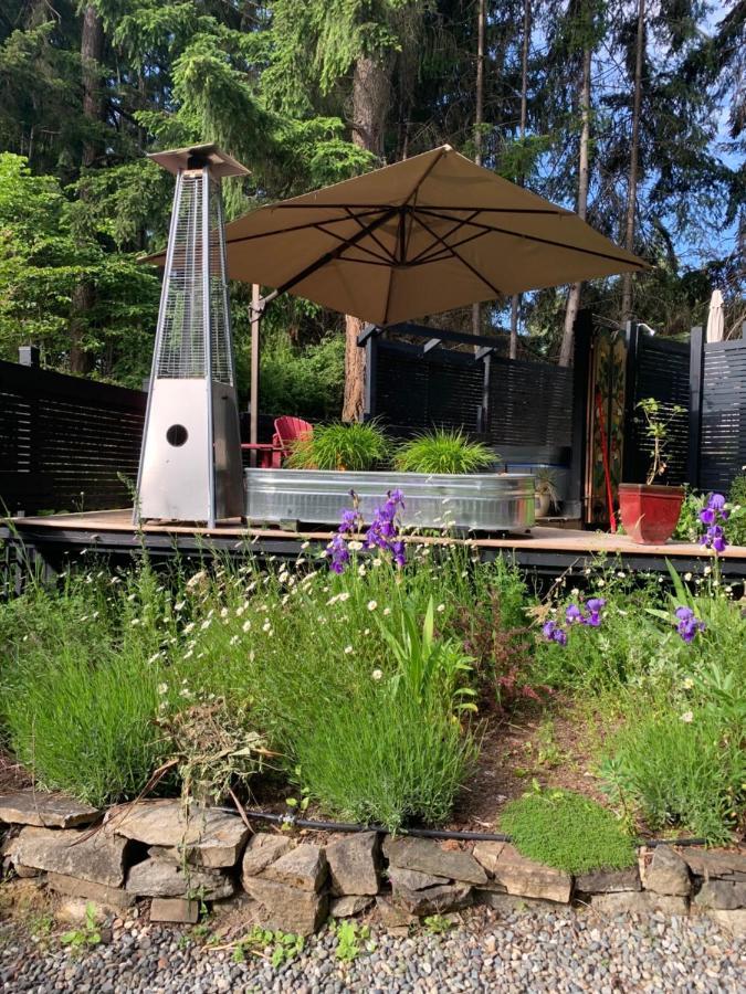 Ganges Salt Spring Carriage House B&B מראה חיצוני תמונה