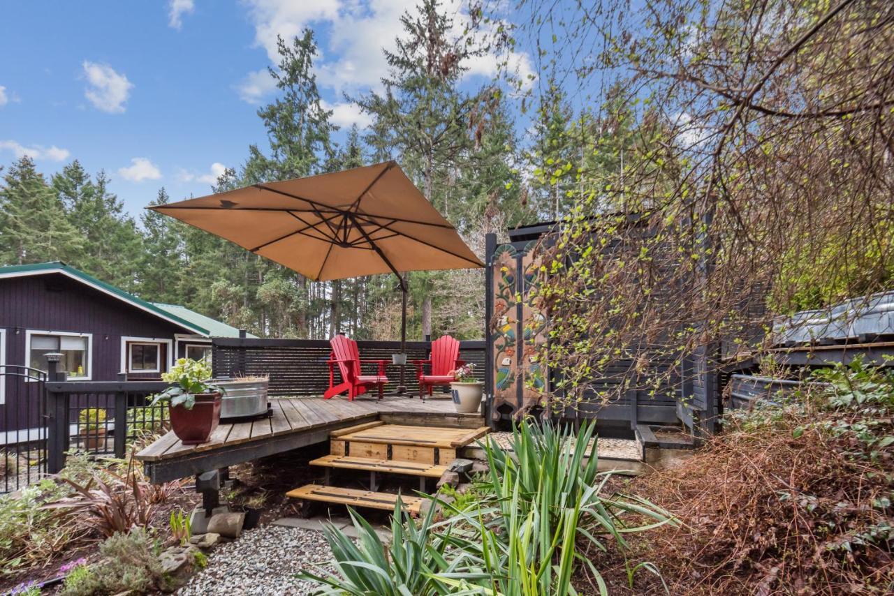 Ganges Salt Spring Carriage House B&B מראה חיצוני תמונה