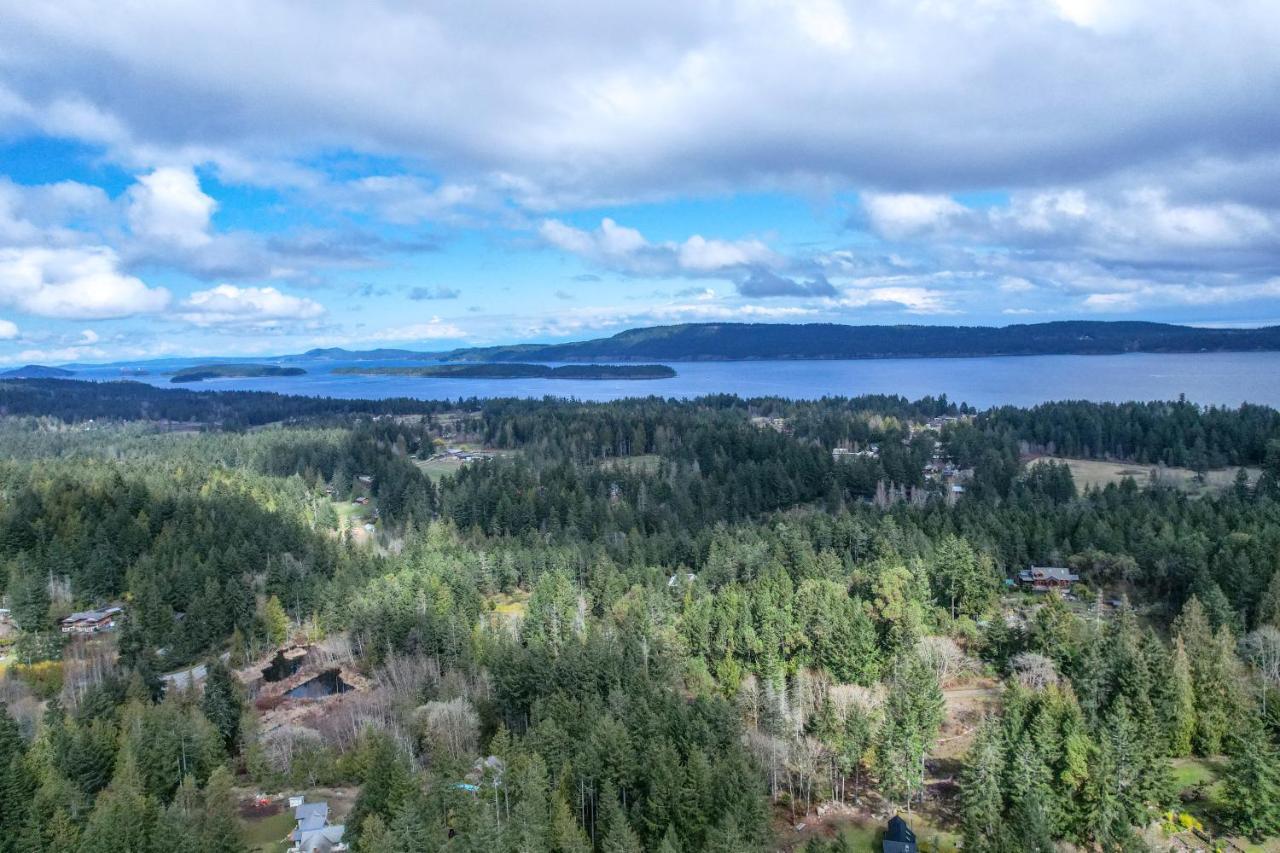 Ganges Salt Spring Carriage House B&B מראה חיצוני תמונה