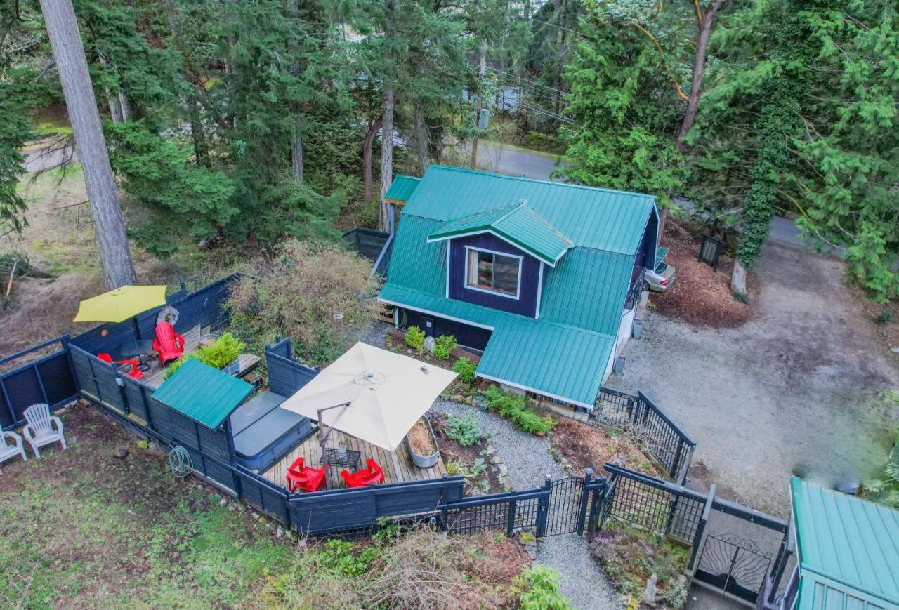 Ganges Salt Spring Carriage House B&B מראה חיצוני תמונה