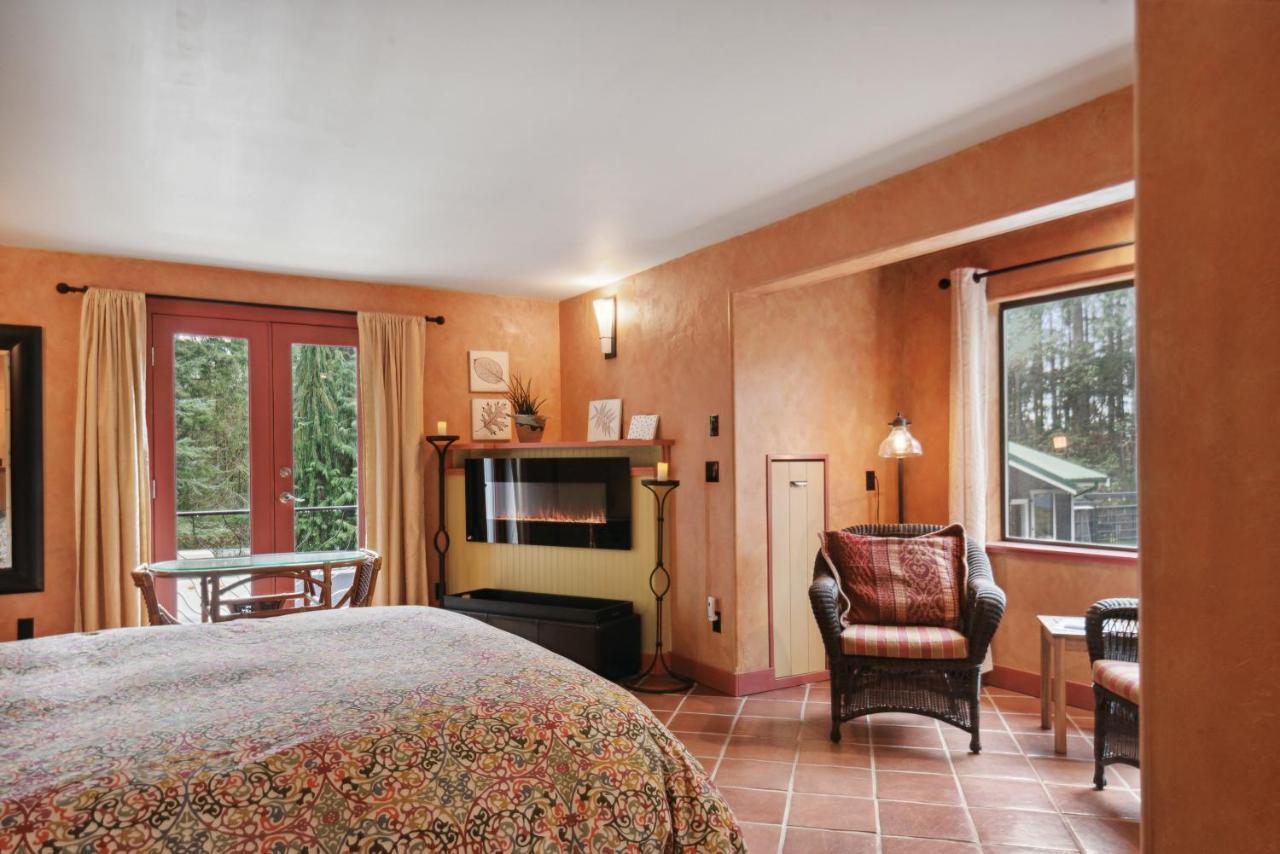 Ganges Salt Spring Carriage House B&B מראה חיצוני תמונה