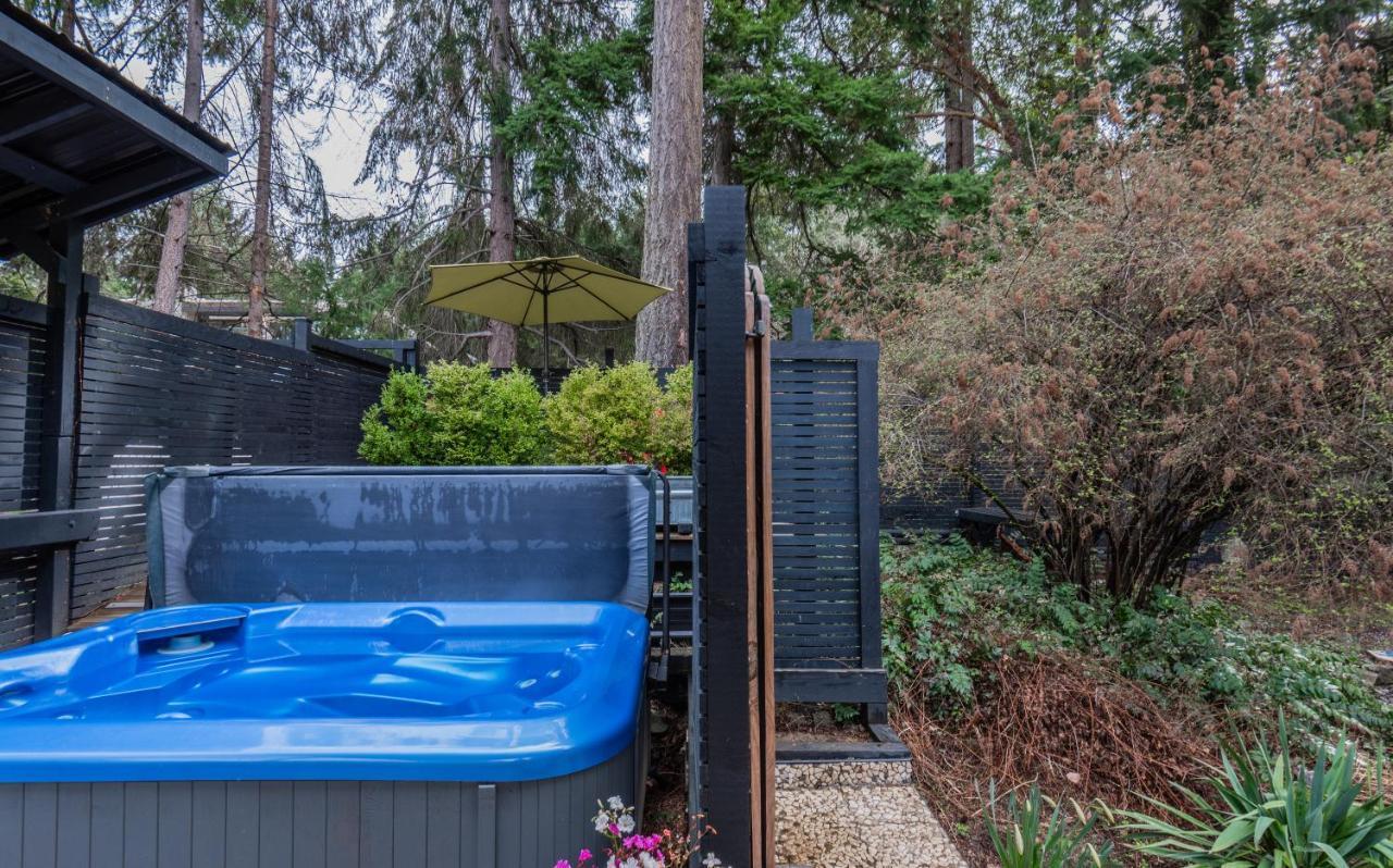 Ganges Salt Spring Carriage House B&B מראה חיצוני תמונה