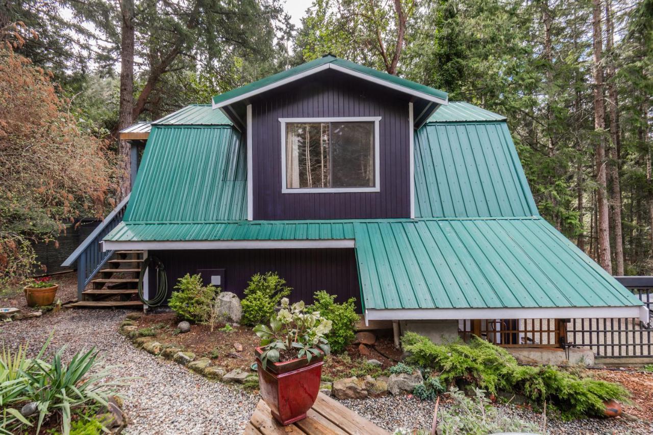 Ganges Salt Spring Carriage House B&B מראה חיצוני תמונה