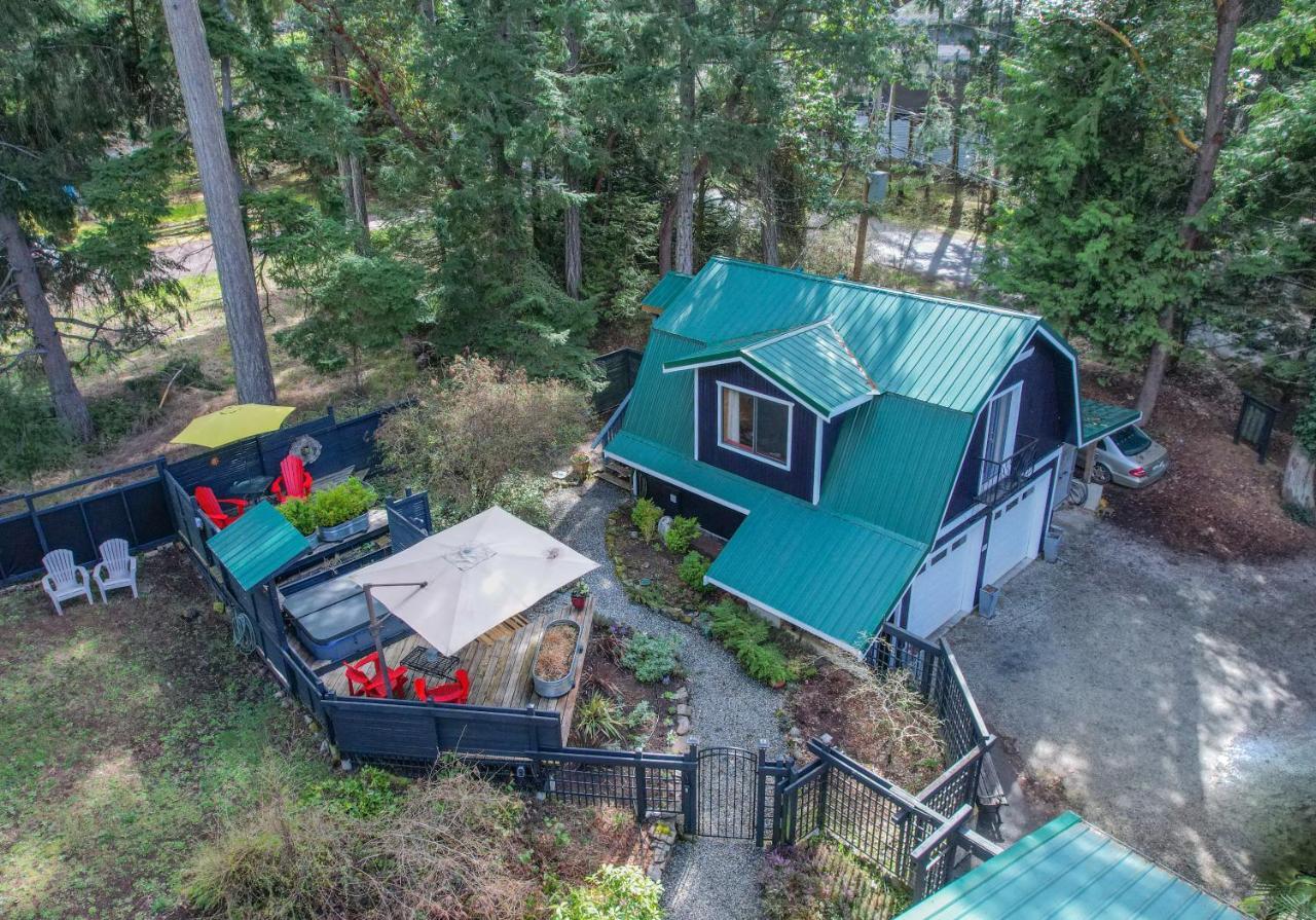 Ganges Salt Spring Carriage House B&B מראה חיצוני תמונה