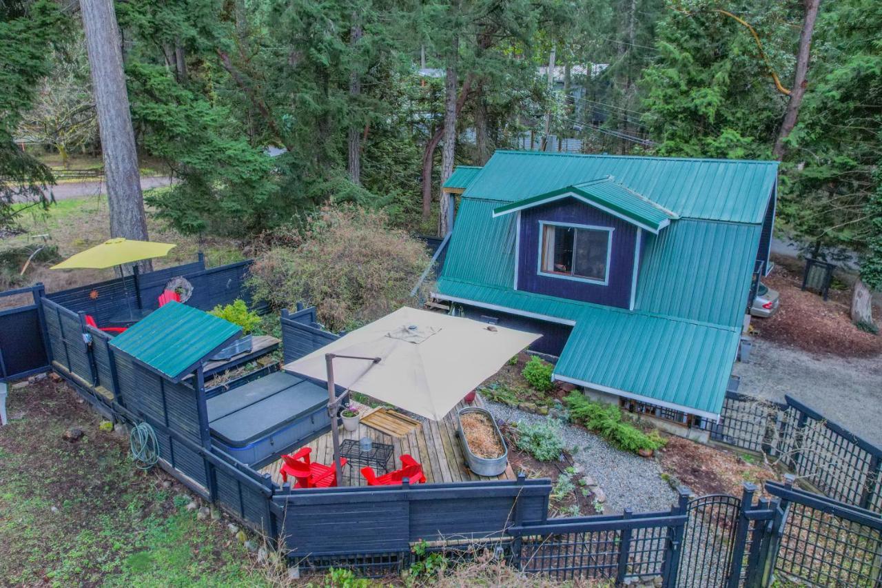 Ganges Salt Spring Carriage House B&B מראה חיצוני תמונה